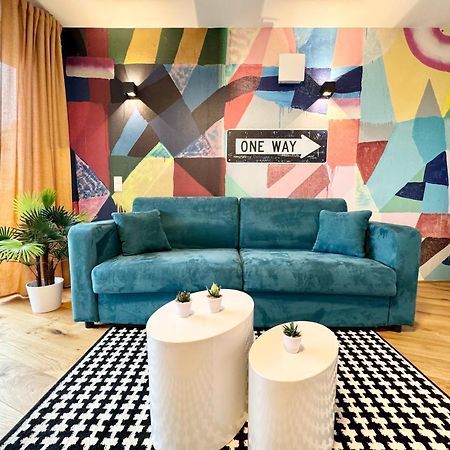 Kreative Wohnung Mit Balkon Vienna Esterno foto