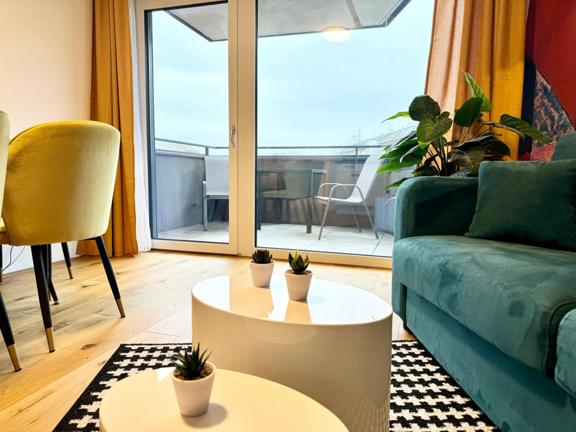 Kreative Wohnung Mit Balkon Vienna Esterno foto