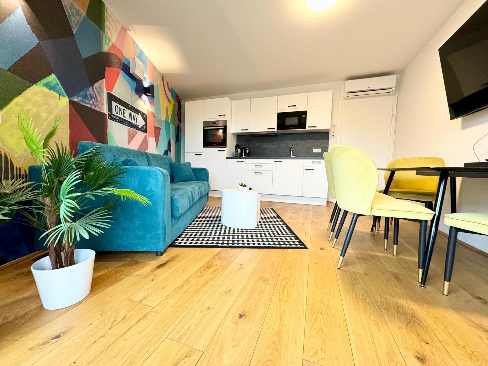 Kreative Wohnung Mit Balkon Vienna Esterno foto