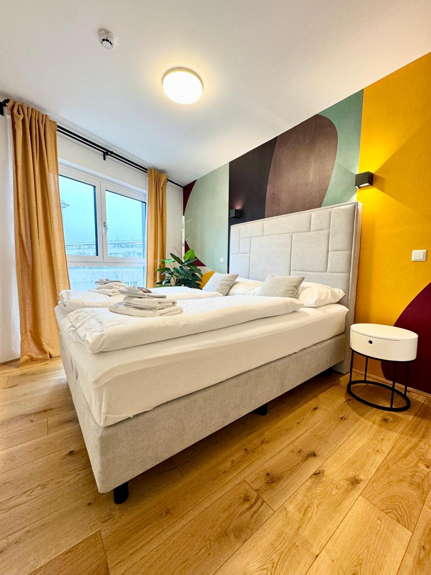 Kreative Wohnung Mit Balkon Vienna Esterno foto