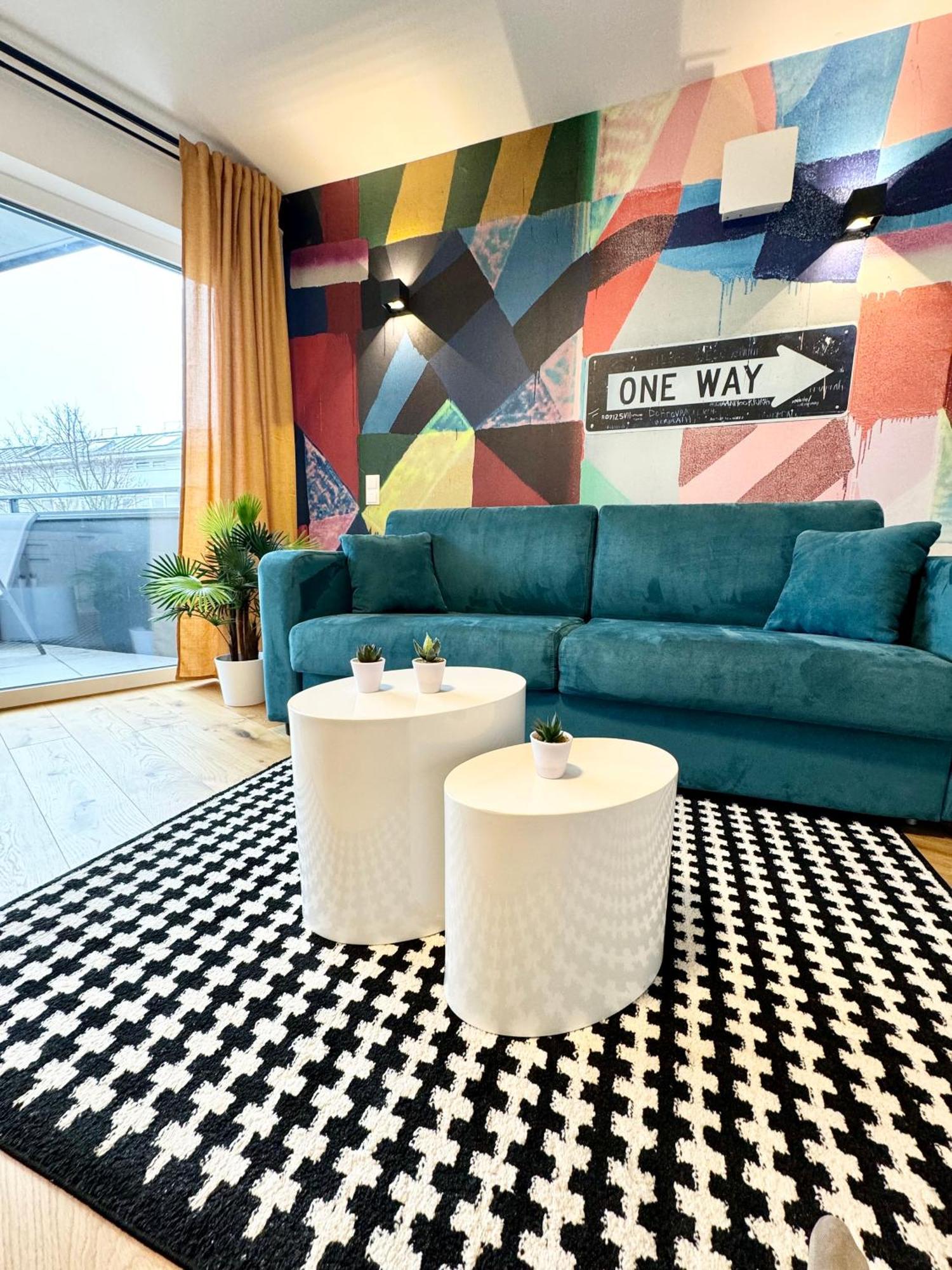 Kreative Wohnung Mit Balkon Vienna Esterno foto